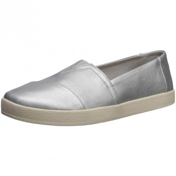 Silver Pearlized Lady Recreational Shoes Style